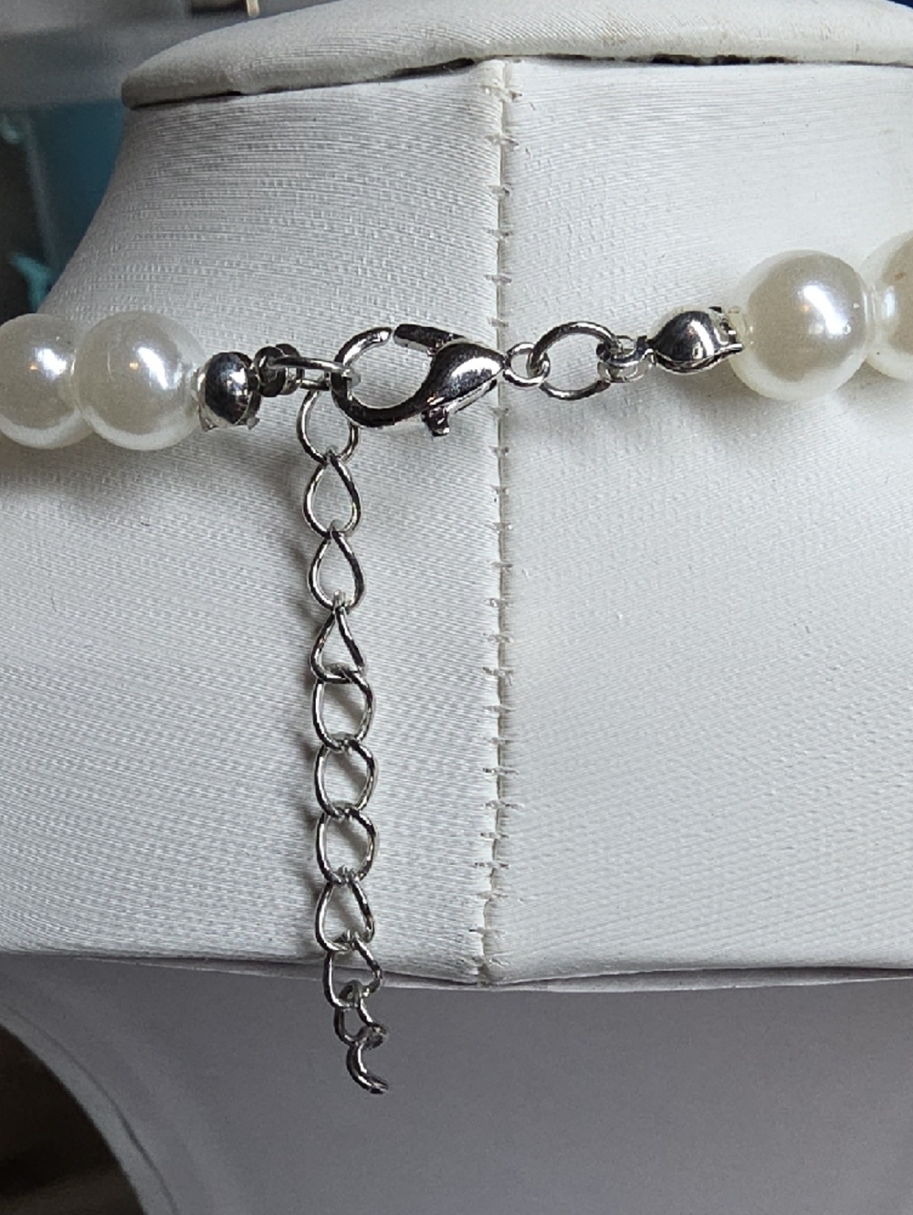 Fashion Jewelry White Pearl Necklace & Bracelet Set with Crystal Accent - Picture 6 of 9